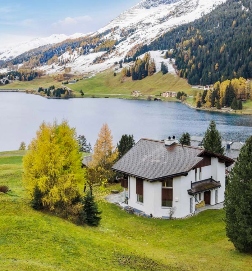 Stunning 5-Bedroom Chalet with Sauna, Ski-In/Ski-Out & Lake Views